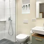 Διαμέρισμα Yuva Homes - 100m2 - Nahe Muenchen - 2 Baeder - S-bahn *