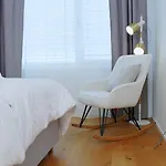 Yuva Homes - 100m2 - Nahe Muenchen - 2 Baeder - S-bahn Germering