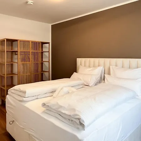 Yuva Homes - 100m2 - Nahe Muenchen - 2 Baeder - Garten&terrasse - S-bahn Germering