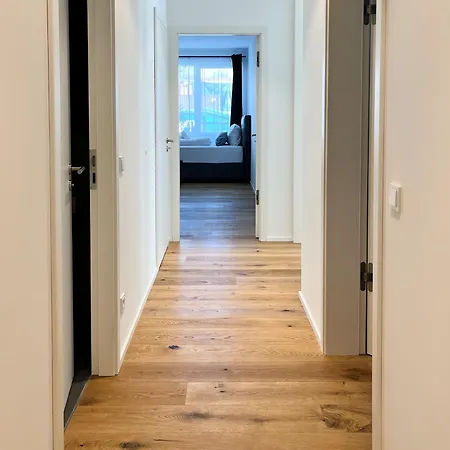 Yuva Homes - 100m2 - Nahe Muenchen - 2 Baeder - S-bahn *