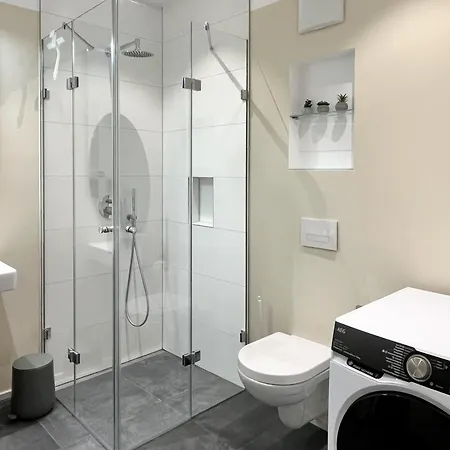 Yuva Homes - 100m2 - Nahe Muenchen - 2 Baeder - Garten&terrasse - S-bahn Apartment