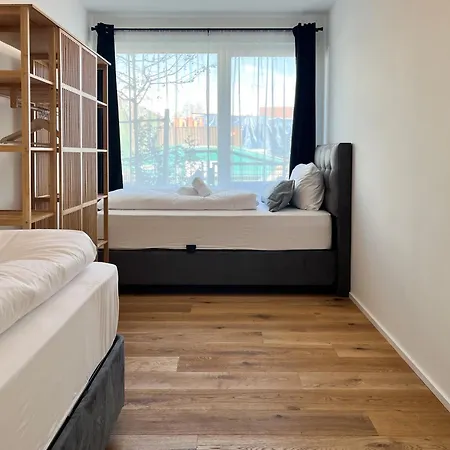 Yuva Homes - 100m2 - Nahe Muenchen - 2 Baeder - Garten&terrasse - S-bahn