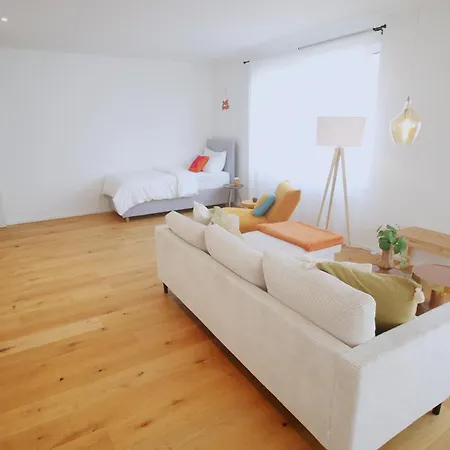 Yuva Homes - 100m2 - Nahe Muenchen - 2 Baeder - S-bahn 公寓 *