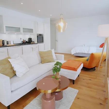 公寓 Yuva Homes - 100m2 - Nahe Muenchen - 2 Baeder - S-bahn *