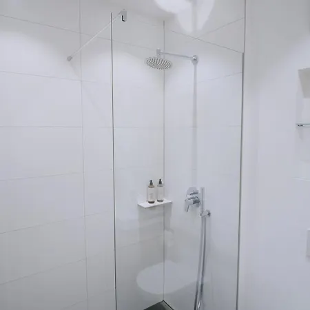 Yuva Homes - 100m2 - Nahe Muenchen - 2 Baeder - S-bahn * Germering