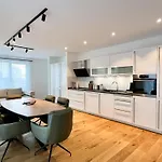 Yuva Homes - 100m2 - Nahe Muenchen - 2 Baeder - S-bahn Daire
