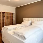 Yuva Homes - 100m2 - Nahe Muenchen - 2 Baeder - S-bahn Germering