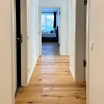 Yuva Homes - 100m2 - Nahe Muenchen - 2 Baeder - S-bahn *
