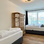 Yuva Homes - 100m2 - Nahe Muenchen - 2 Baeder - S-bahn * Germering