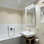 Yuva Homes - 100m2 - Nahe Muenchen - 2 Baeder - S-bahn