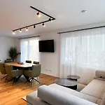 Yuva Homes - 100m2 - Nahe Muenchen - 2 Baeder - S-bahn Daire