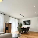 Daire Yuva Homes - 100m2 - Nahe Muenchen - 2 Baeder - S-bahn
