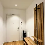 Yuva Homes - 100m2 - Nahe Muenchen - 2 Baeder - S-bahn Daire *