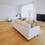 Daire Yuva Homes - 100m2 - Nahe Muenchen - 2 Baeder - S-bahn *