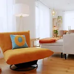 Yuva Homes - 100m2 - Nahe Muenchen - 2 Baeder - S-bahn * Germering