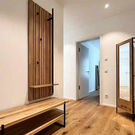 Yuva Homes - 100m2 - Nahe Muenchen - 2 Baeder - Garten&terrasse - S-bahn Germering