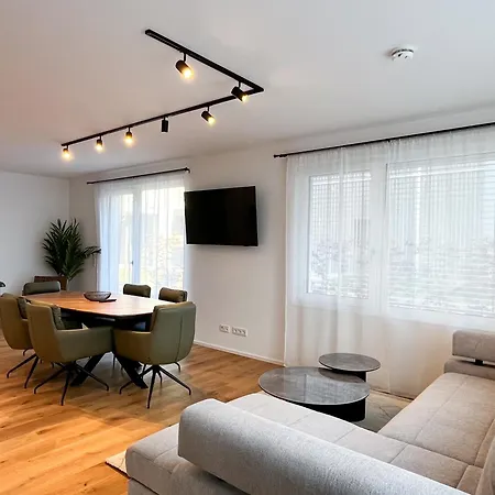 Yuva Homes - 100m2 - Nahe Muenchen - 2 Baeder - S-bahn Lägenhet