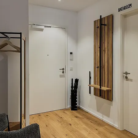 Appartement Yuva Homes - 100m2 - Nahe Muenchen - 2 Baeder - Garten&terrasse - S-bahn