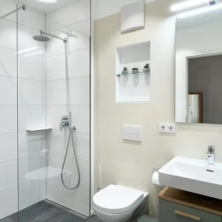 Appartement Yuva Homes - 100m2 - Nahe Muenchen - 2 Baeder - Garten&terrasse - S-bahn Germering