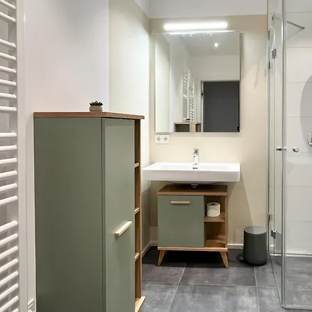 Yuva Homes - 100m2 - Nahe München - 2 Bäder - Garten&terrasse - S-bahn Apartamento Germering