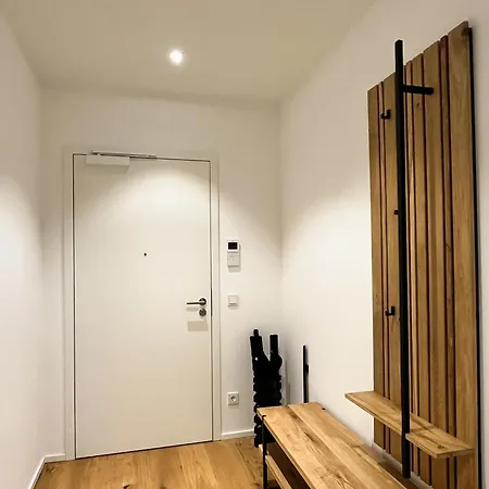 Yuva Homes - 100m2 - Nahe Muenchen - 2 Baeder - Garten&terrasse - S-bahn Appartement *