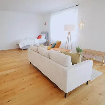 Yuva Homes - 100m2 - Nahe Muenchen - 2 Baeder - S-bahn Germering