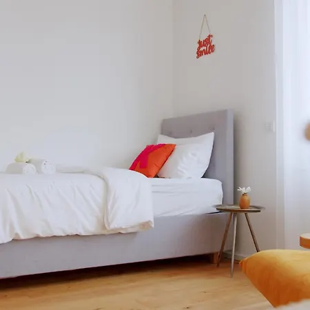 Yuva Homes - 100m2 - Nahe Muenchen - 2 Baeder - S-bahn 公寓