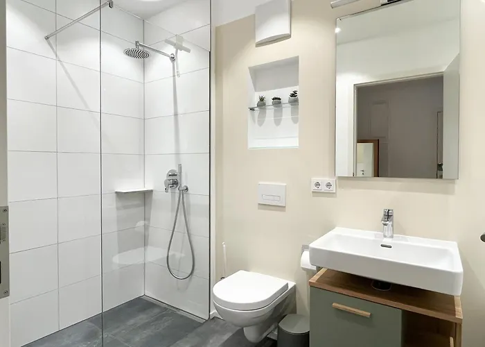Yuva Homes - 100m2 - Nahe Muenchen - 2 Baeder - S-bahn * Germering