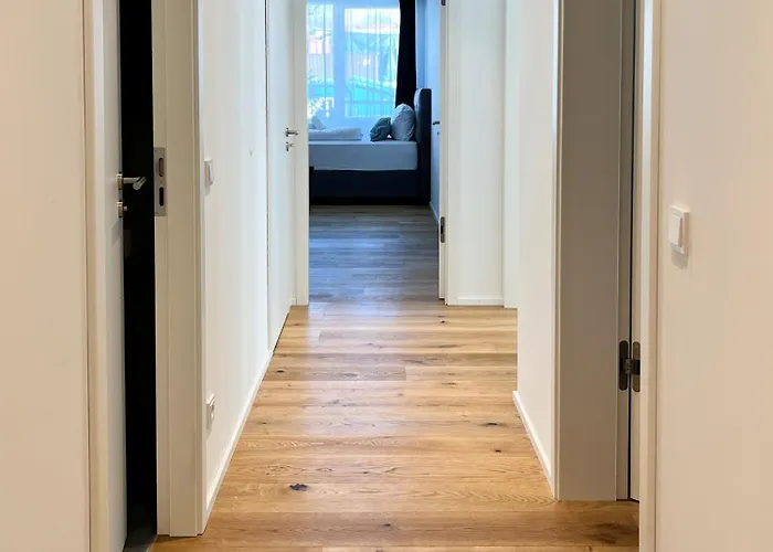Yuva Homes - 100m2 - Nahe Muenchen - 2 Baeder - S-bahn *