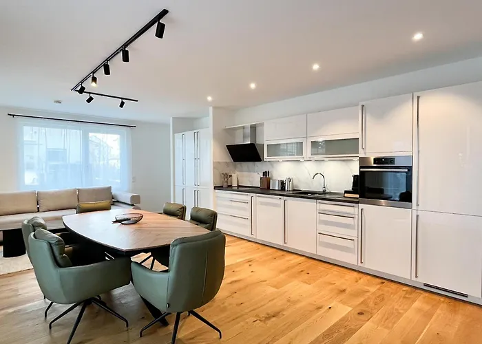Yuva Homes - 100m2 - Nahe Muenchen - 2 Baeder - S-bahn Appartement Germering