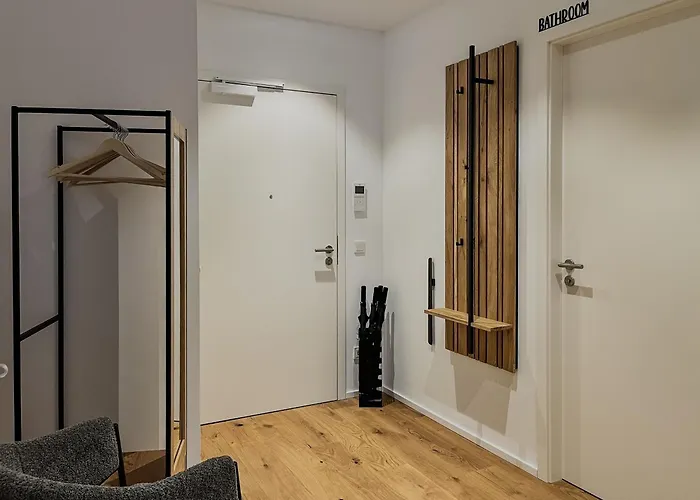 Appartement Yuva Homes - 100m2 - Nahe Muenchen - 2 Baeder - S-bahn