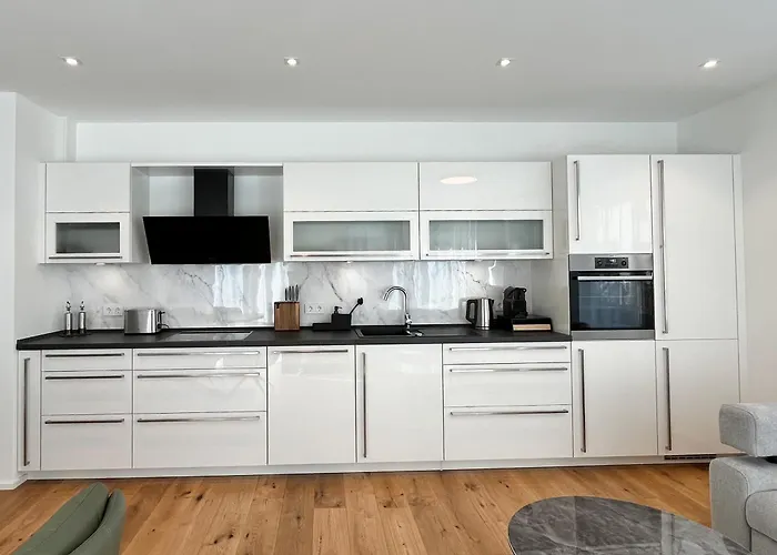 Yuva Homes - 100m2 - Nahe Muenchen - 2 Baeder - Garten&terrasse - S-bahn Germering