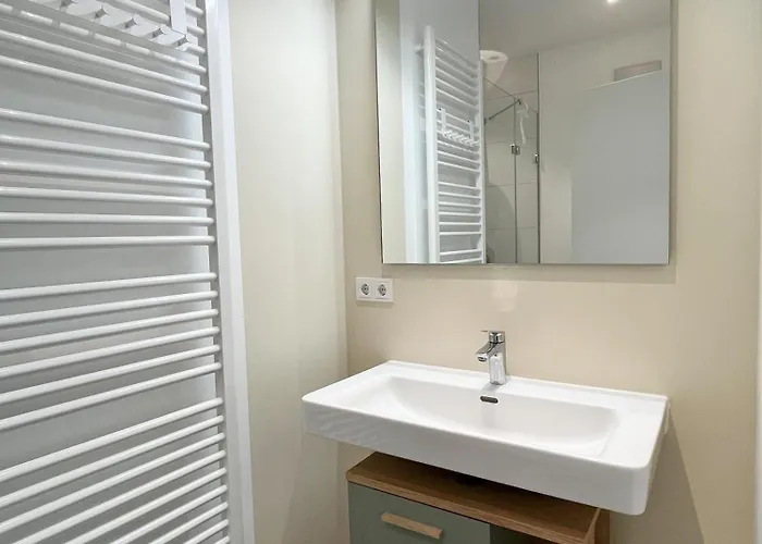 Yuva Homes - 100m2 - Nahe Muenchen - 2 Baeder - S-bahn