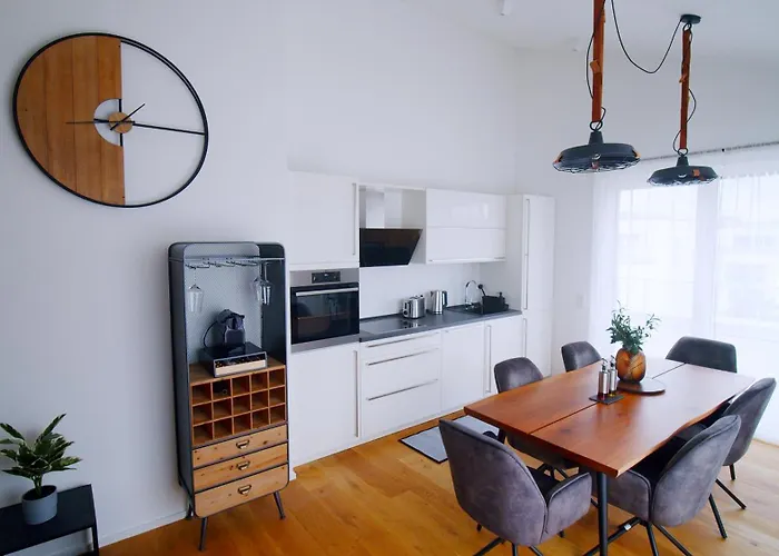 Yuva Homes - 100m2 - Nahe Muenchen - 2 Baeder - S-bahn Lägenhet Germering