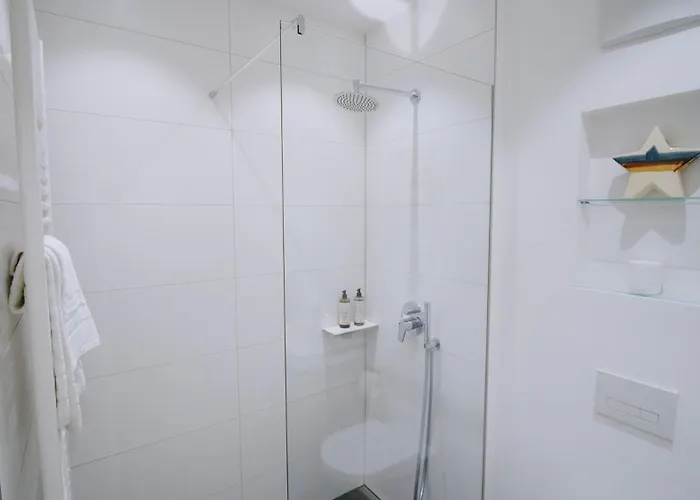Yuva Homes - 100m2 - Nahe Muenchen - 2 Baeder - S-bahn * Germering